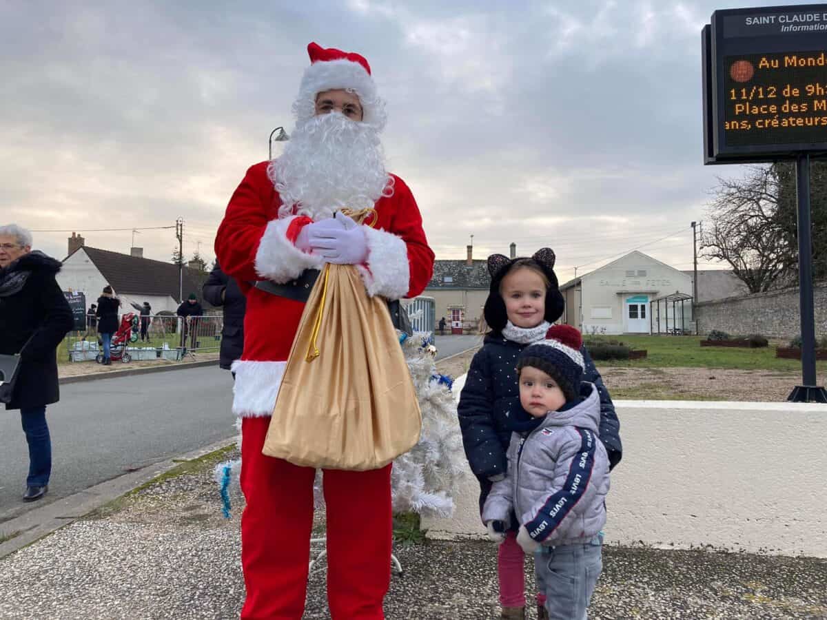Prestations Père Noël (Prise de photos, distributions cadeaux et chocolats, déambulation)