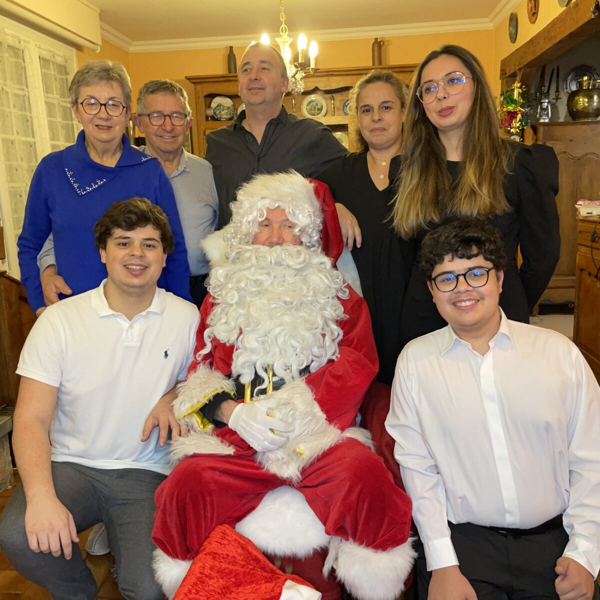 prestation de gouter d entreprise et distribution de cadeaux et déambulation