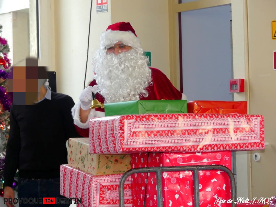 Visite et distribution de cadeaux pour les établissements scolaires et/ou médicaux