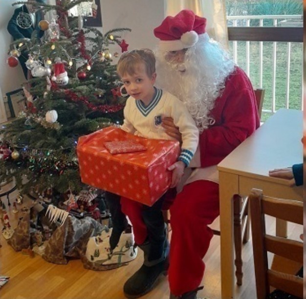 Père Noël pour tous vos évènements de fin d’année, professionnels ou particuliers. Plongez (ou replongez) dans la magie de Noël !