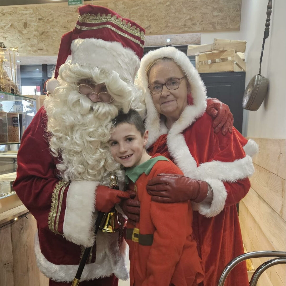 Pensez à réservez un merveilleux Père Noël à domicile