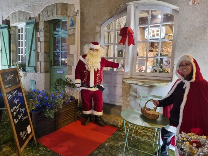 Présence du Père et de la Mère Noël