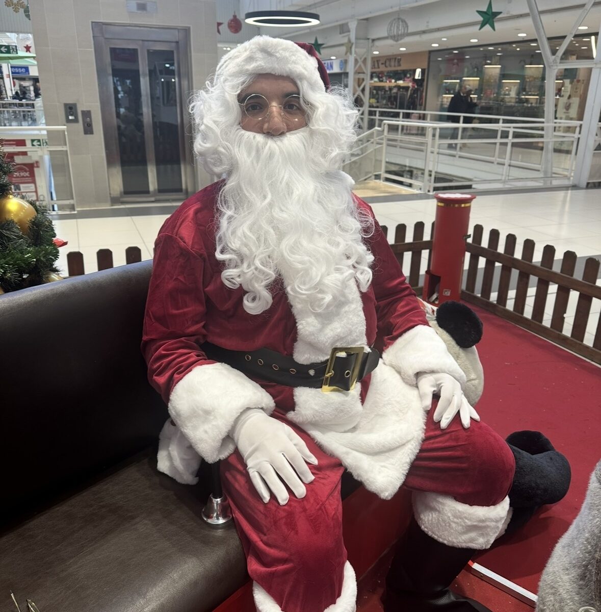 2 pères noël disponible ile de France
